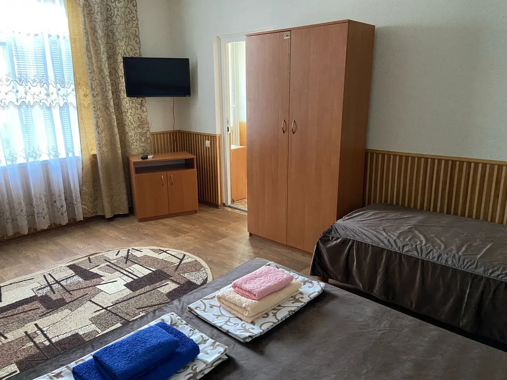 Люкс до 4-х человек 1-2 этажи