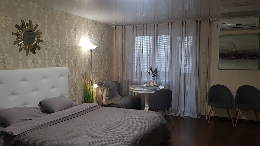 Студия в центре города, парк, ледовая арена