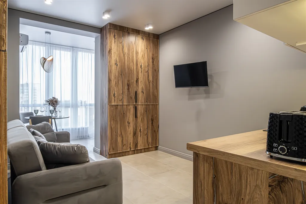 Дизайнерская квартира около сквера в бизнес -высотке