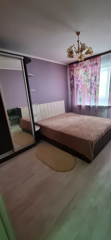 Уютная трехкомнатная квартира с обеденной зоной и двумя спальнями — аренда посуточно в Псков