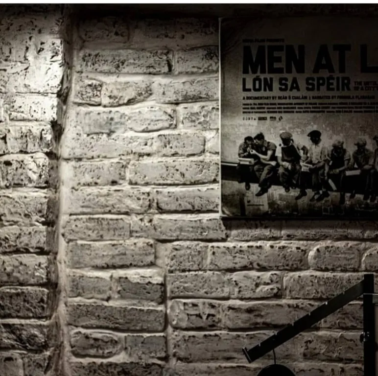 Студия на Центральной набережной у Кремля (Red studio)