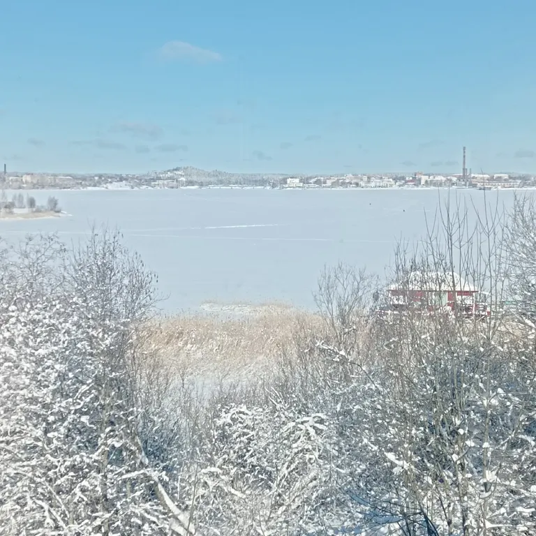 Современный дом на берегу Ладоги