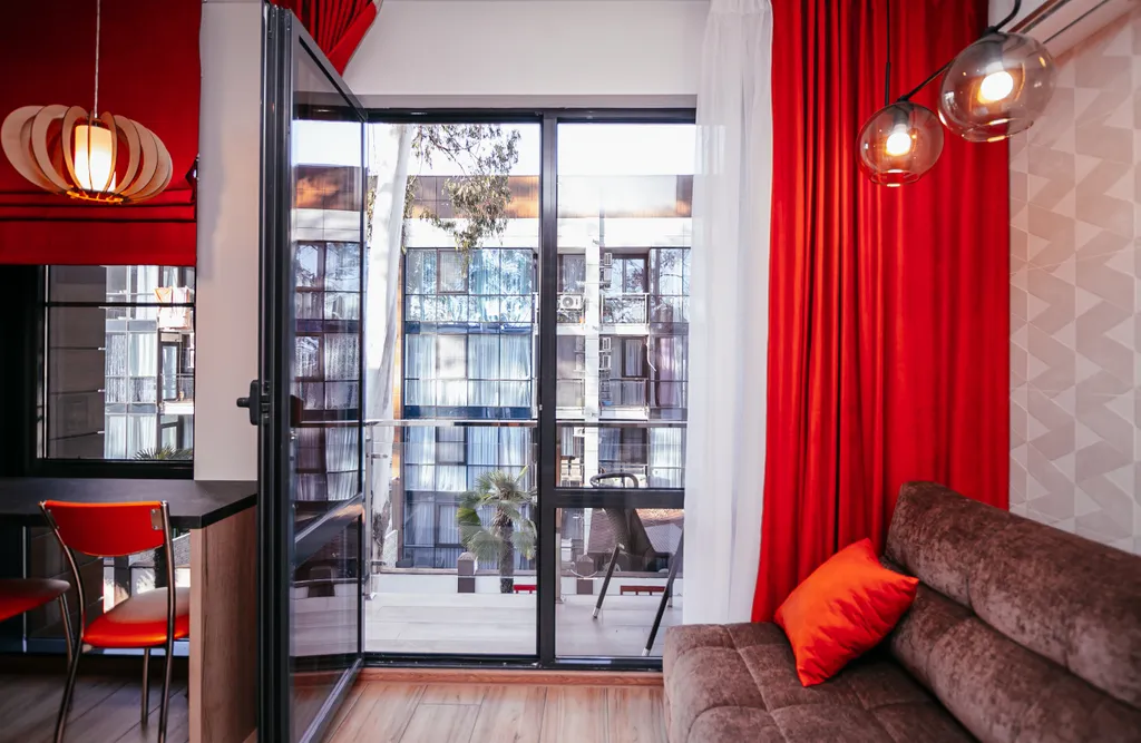 Апартаменты четырёхместные, новые, шикарные, море очень близко