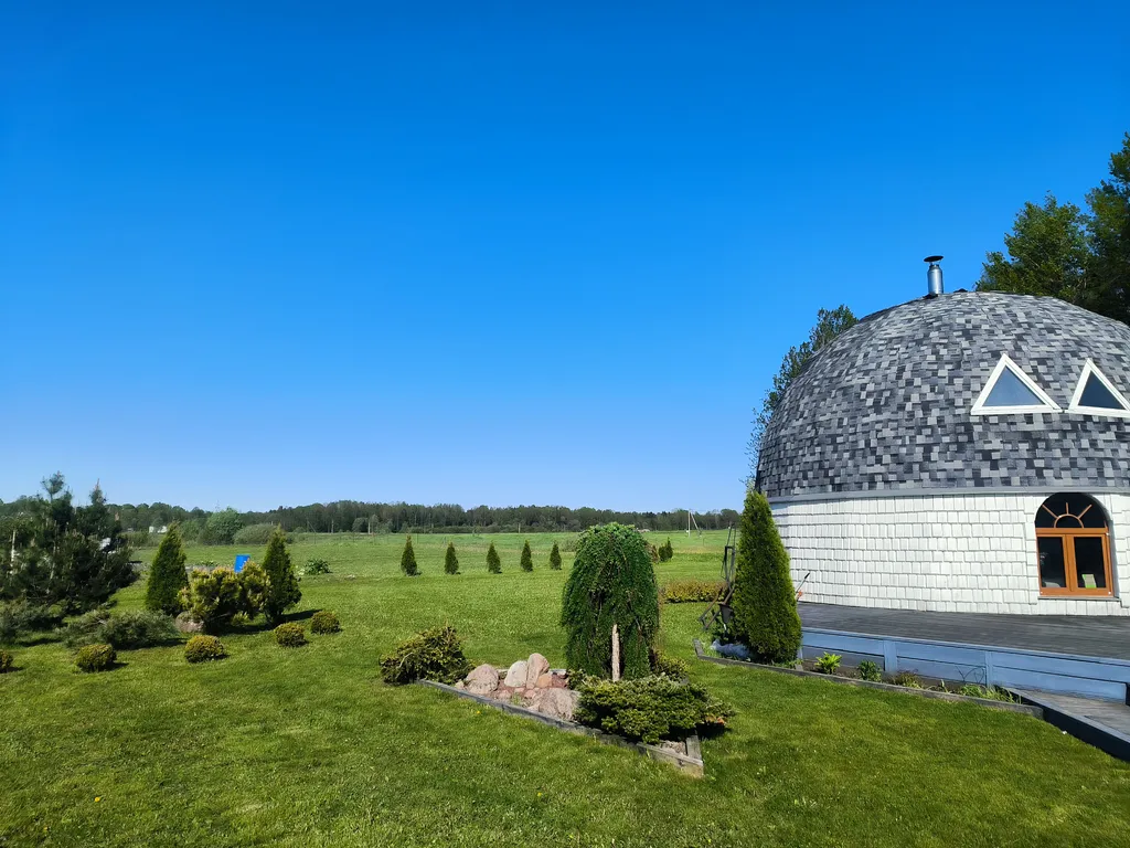 Купольный дом на домашней ферме