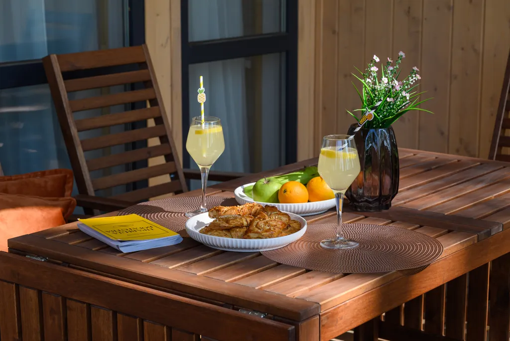 Дом с камином и баней у озера