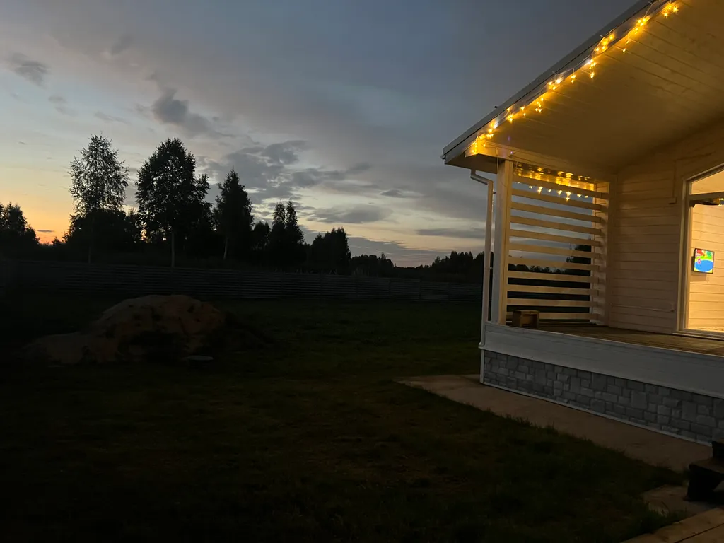 Домик с видом на озеро