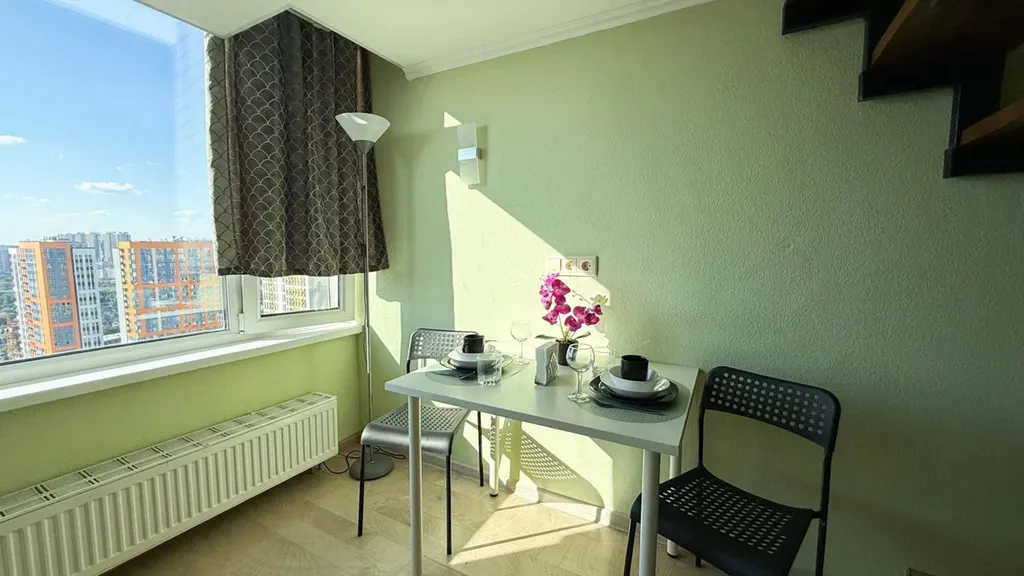 Стильная двухуровневая студия