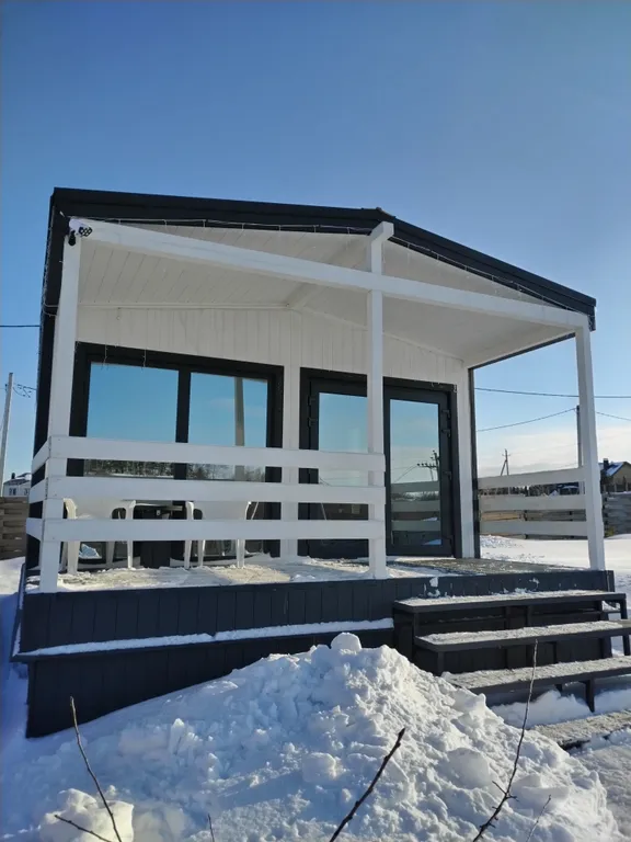 Белоснежный дом у горнолыжного курорта