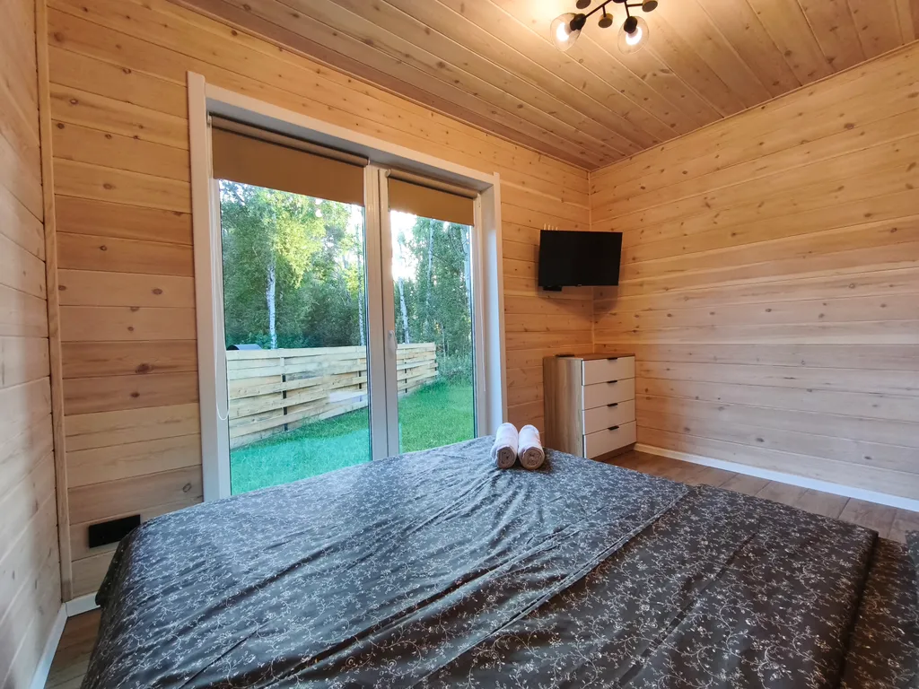 Домик с террасой и мангалом среди природы