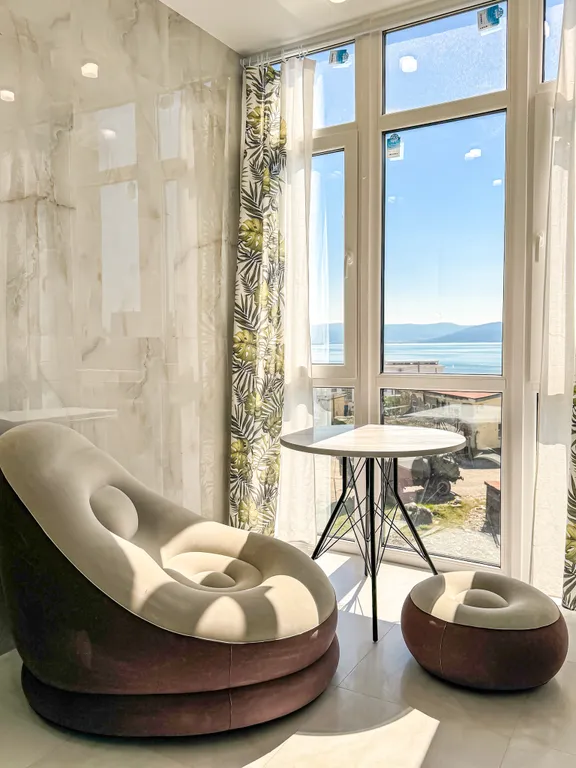 Светлая квартира на берегу Черного моря