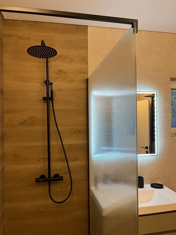 Роскошный коттедж на берегу озера