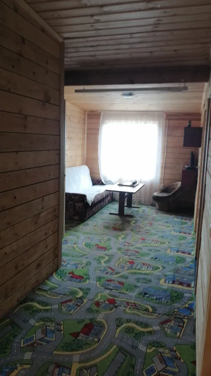 Тихий дом на берегу пруда