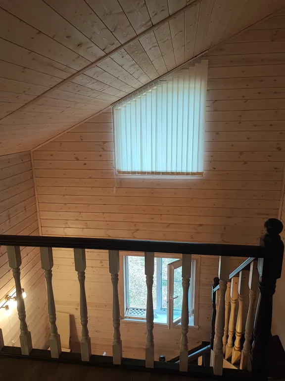 Просторный деревянный коттедж половина дома 2 этажа 4Л