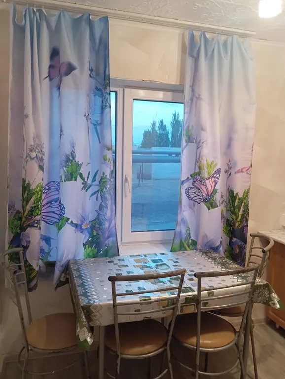 Отличная 2 комнатная квартира рядом с озером для 6 гостей