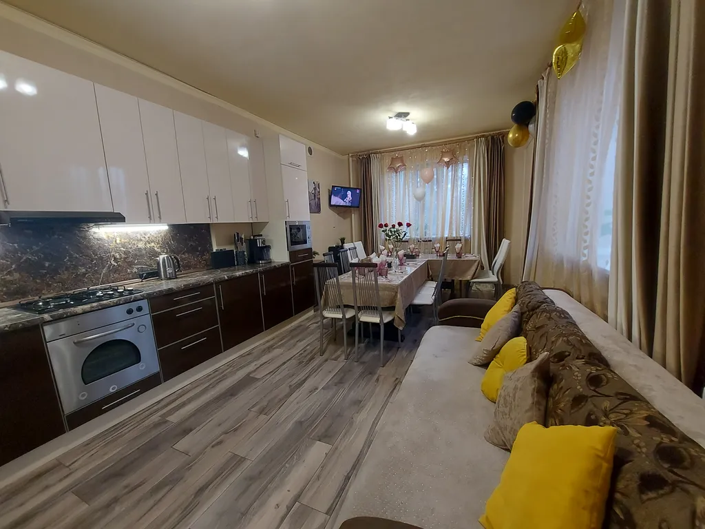 Коттедж Марианна с бильярдом, теннисом, сауной и бассейном