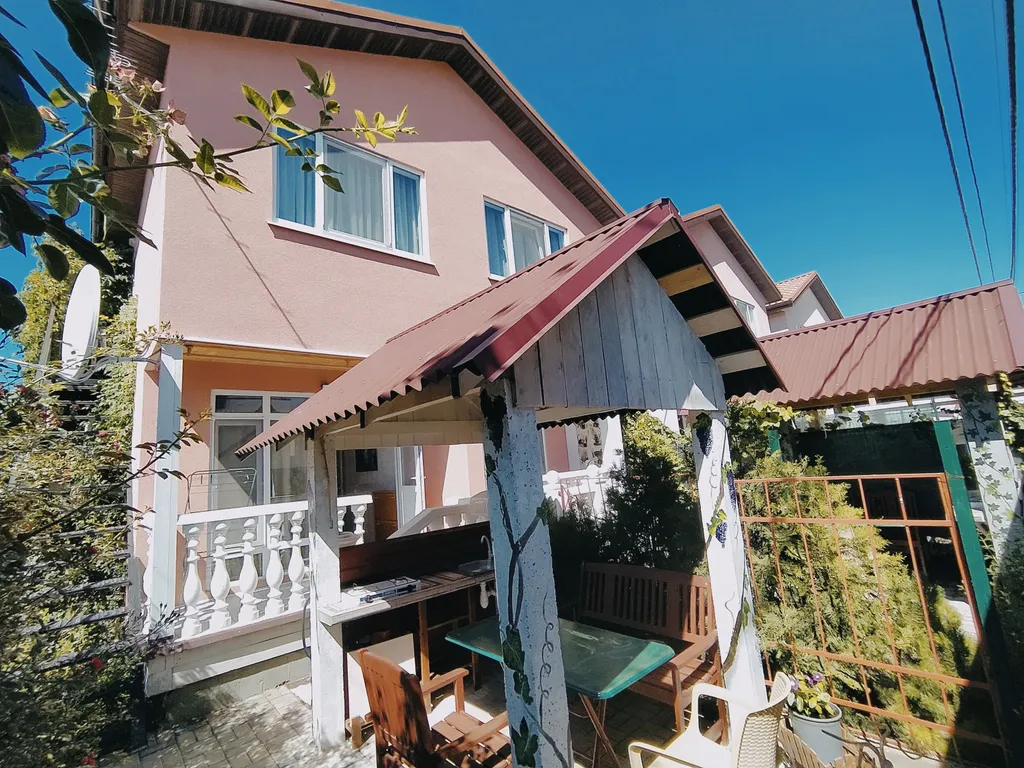 Коттедж Двухэтажные таунхаусы с личной территорией под ключ — аренда посуточно в Заозёрное