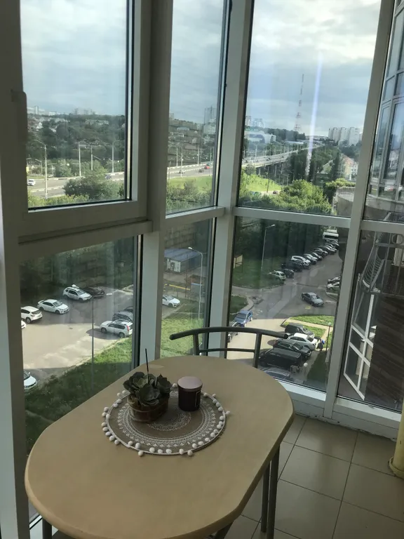 Апартаменты в ЖК Париж, центр. Парк Победы! Вода горячая есть.