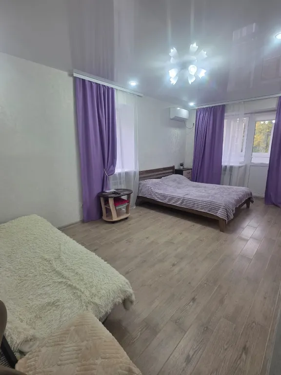 1-кв. Ул. Челюскинцев 198 (район Белого. Лебедя)