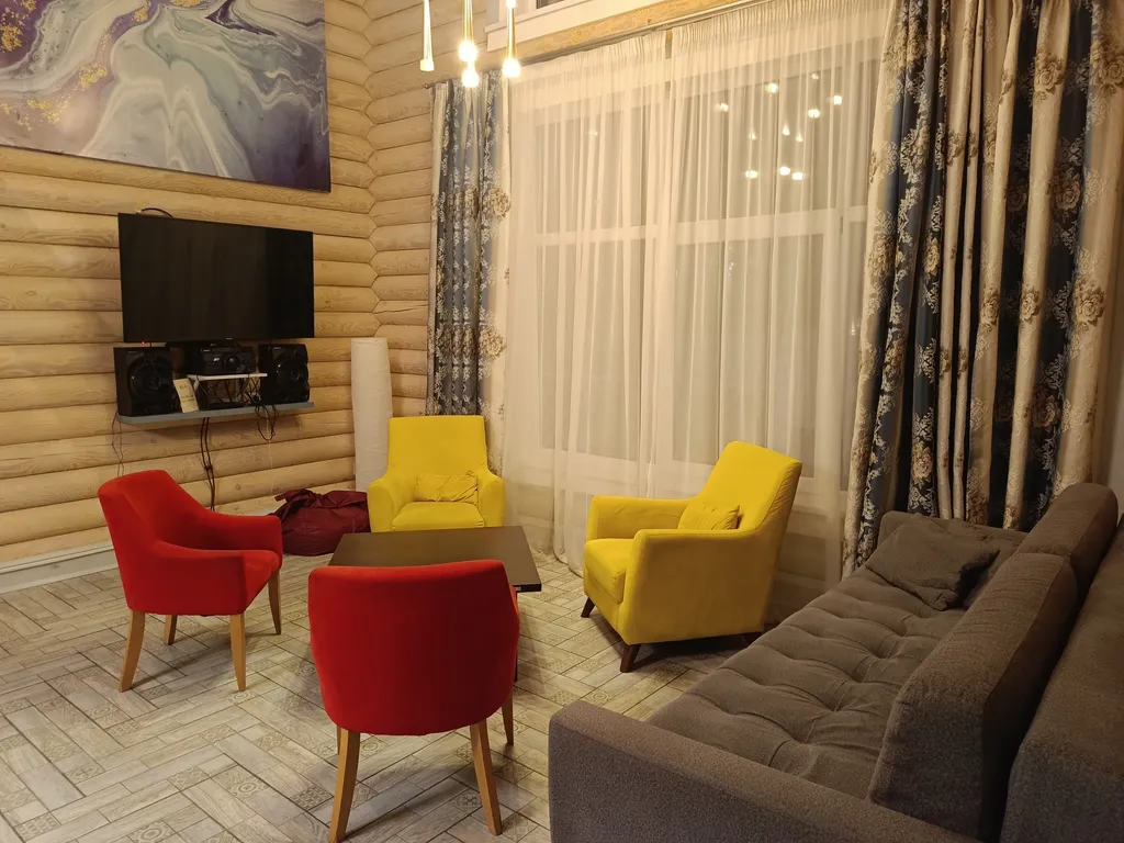 Уютный дом вблизи города и леса