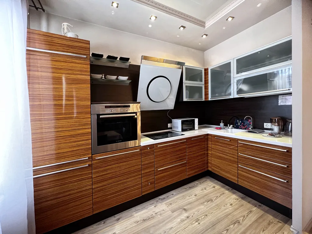 Красивая большая двухкомнатная квартира в микрорайоне Красный Камень