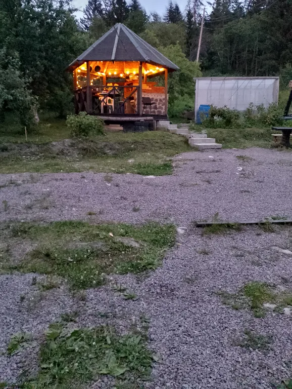 Домик с отдельным входом и красивым видом из окна со всеми удобствами