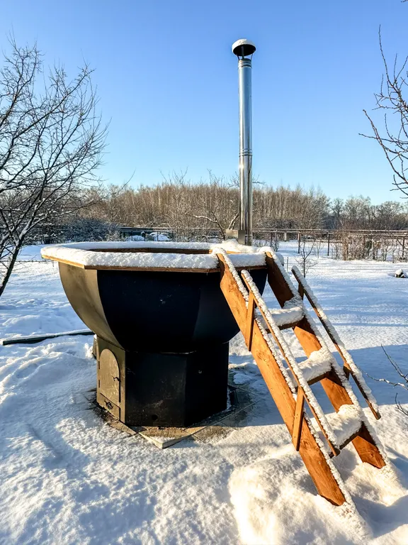 Уютный дом с большим подогреваемым бассейном, баней и банным чаном