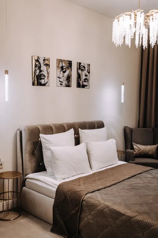 Рыжий Кот Голд (видовая квартира с изолированной спальней)