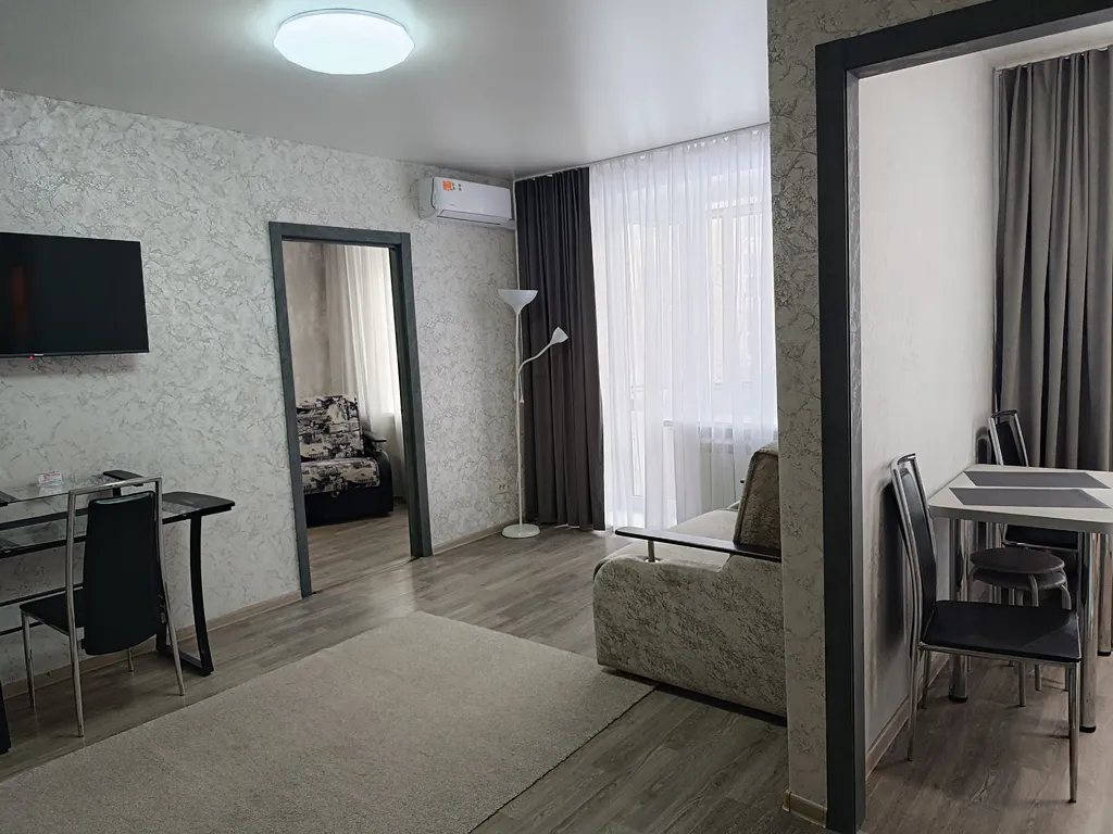 Отличная двухкомнатная квартира рядом с ЦУМом и Дворцом Спорта