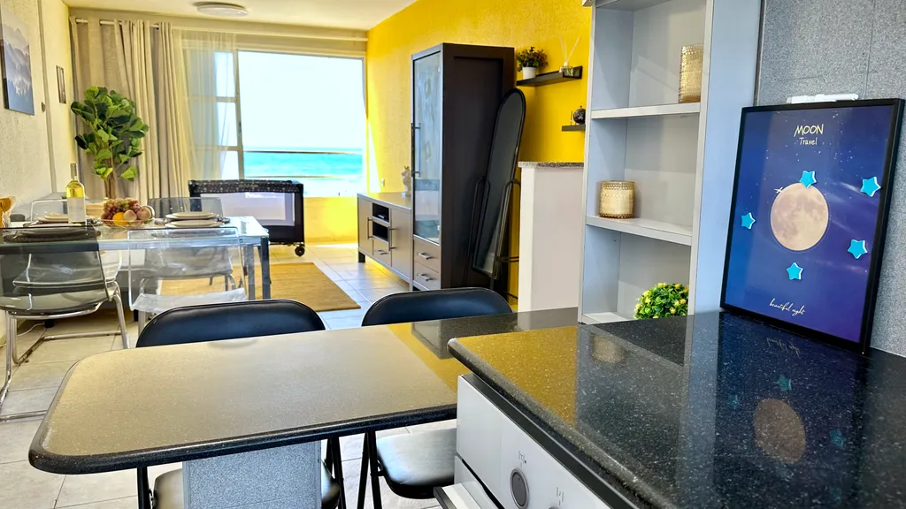 Потрясающие 2-комнатные апартаменты на берегу моря