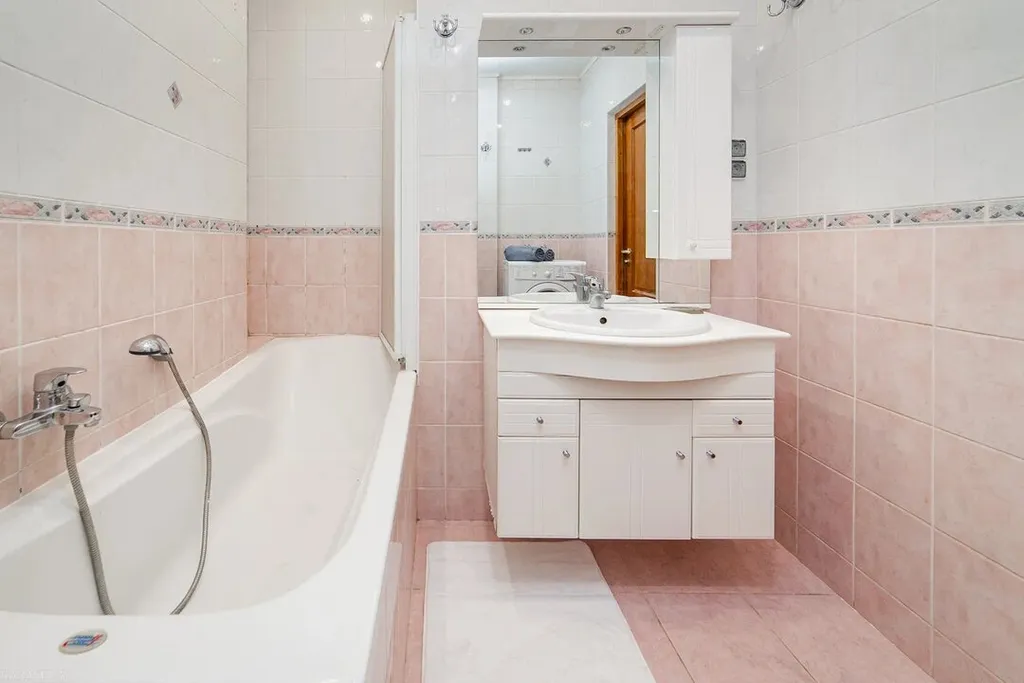 Пятикомнатные апартаменты Ladgorna в тихом центре