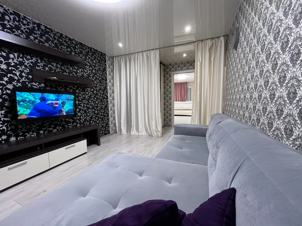 Двухкомнатная квартира около городских прудов