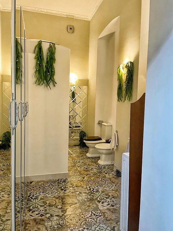 Уникальный апартамент в старинном особняке Anna Stevar