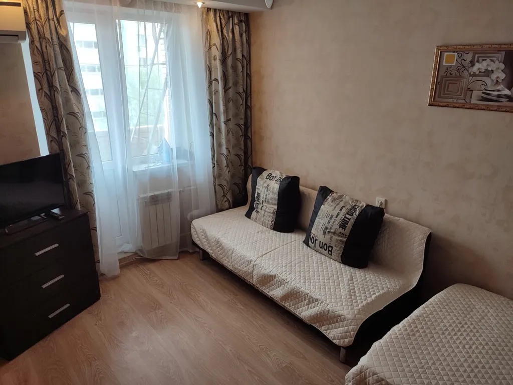 Уютная квартира в центре Западного, рядом с парком и выездом на Новые