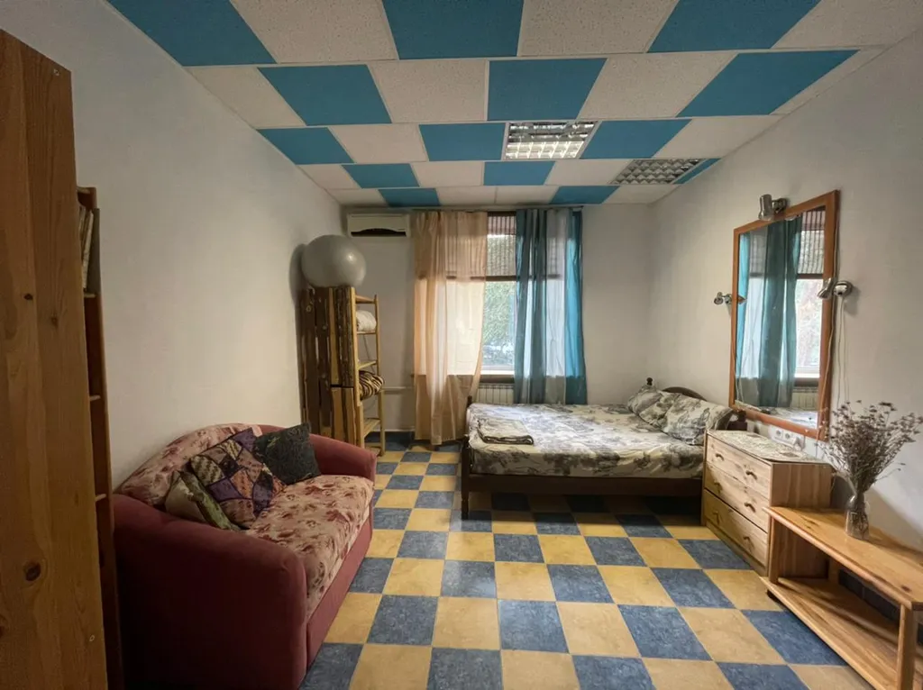 Большая 4-х комнатная уютная квартира в центре на набережной