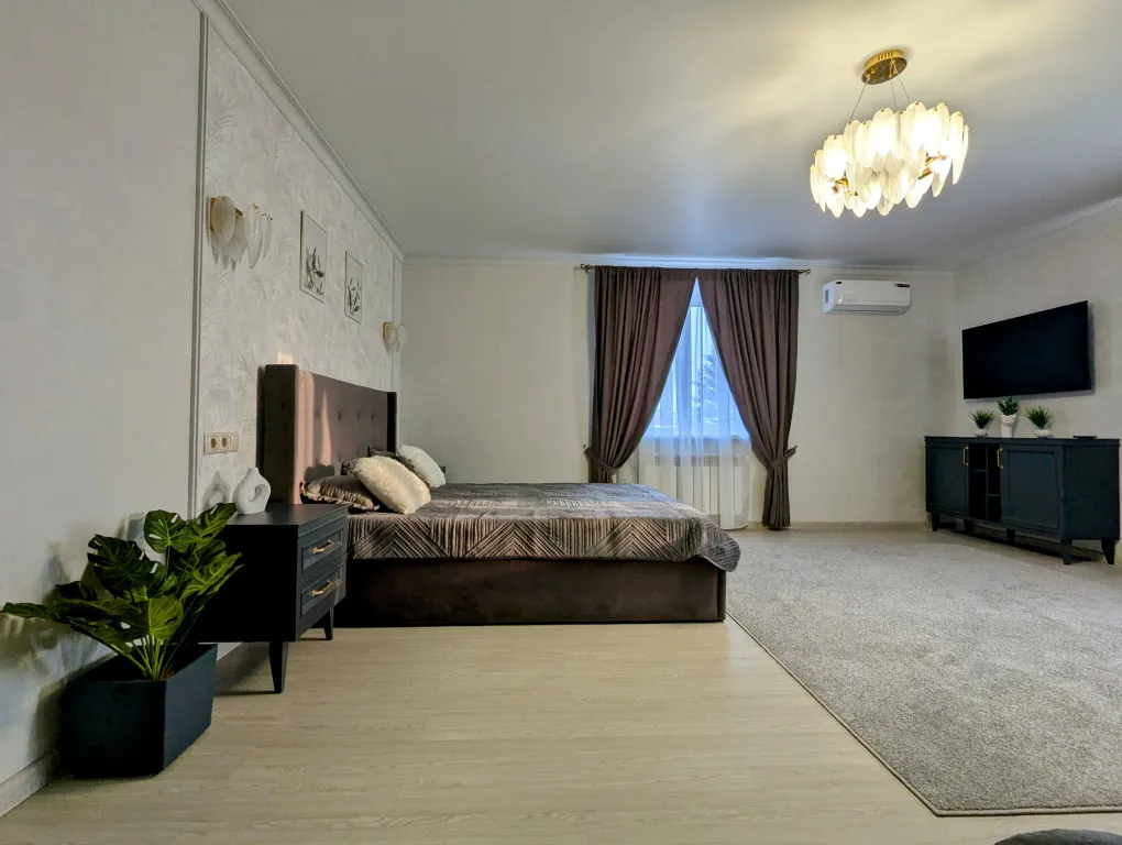 8-комнатный Дом