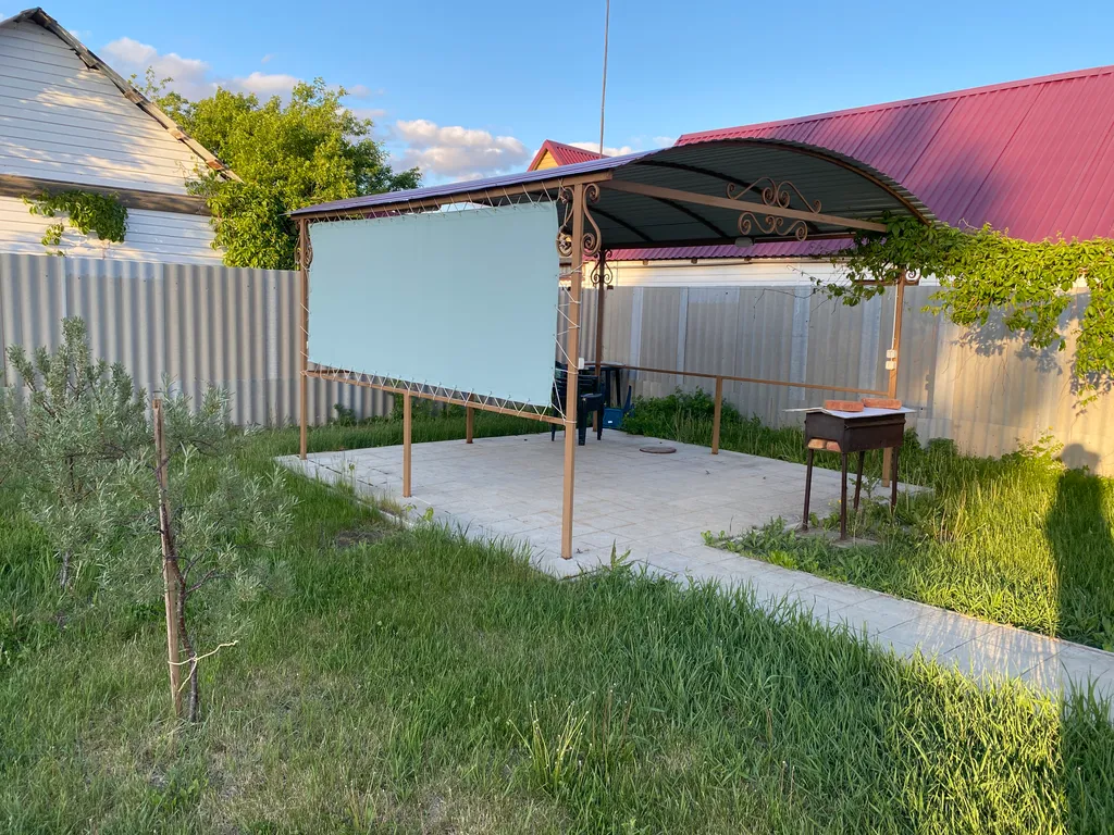 Домик у озера