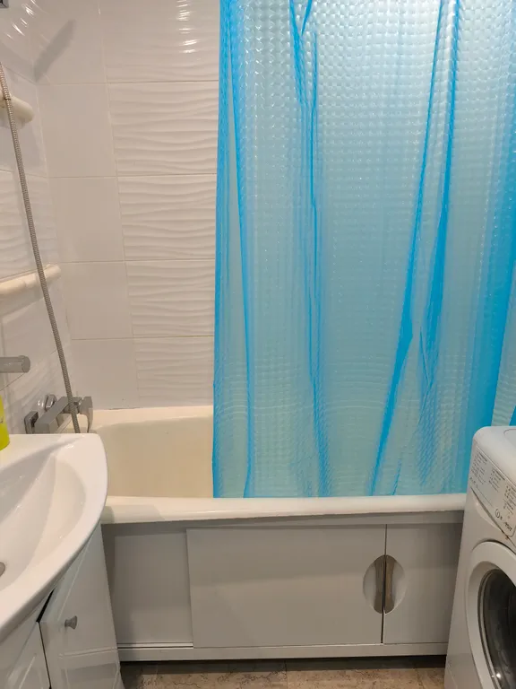 Трёхместный номер , ул.Веры Хоружей, Комаровский рынок