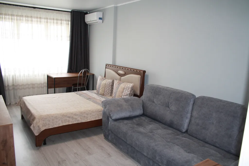 1-комнатная квартира у Тау Галереи в новом доме — аренда посуточно в Саратов