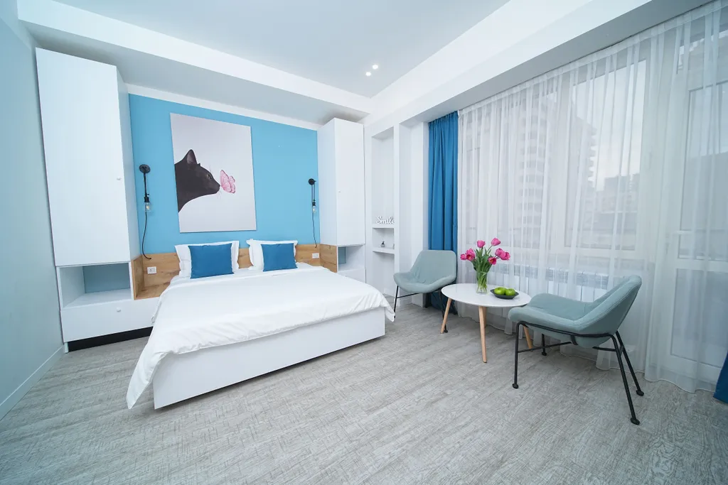 Студия с балконом рядом с Площадью Республики