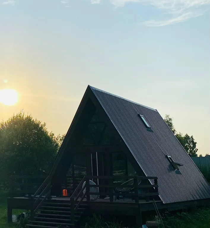 Дом с ковром