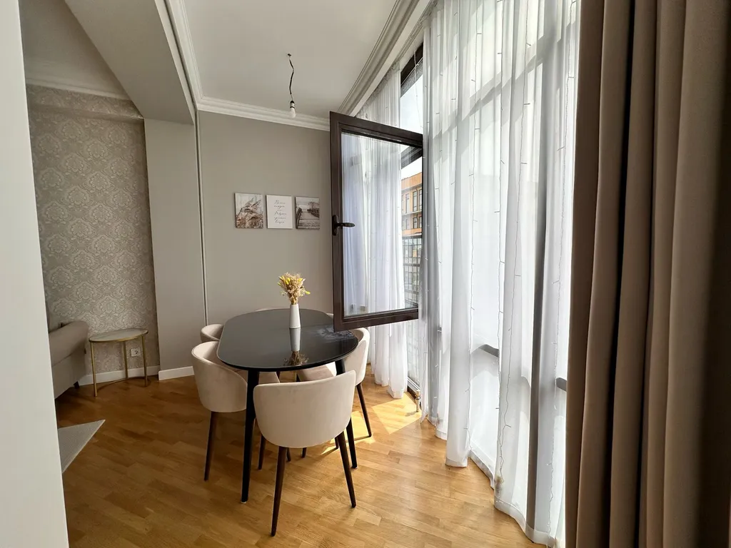 Уютная, светлая, новая квартира с панорамными окнами