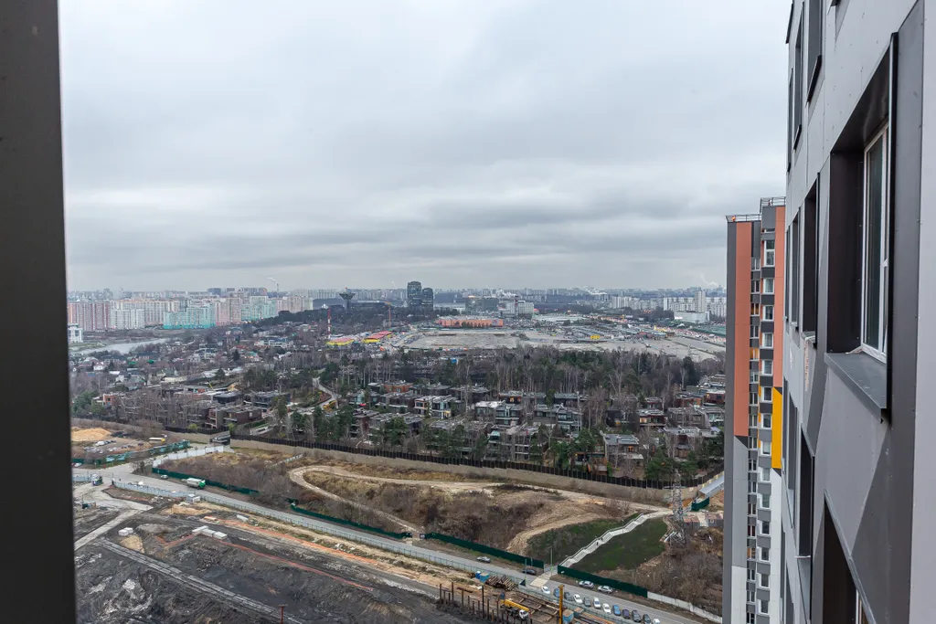 Стильная двухуровневая студия