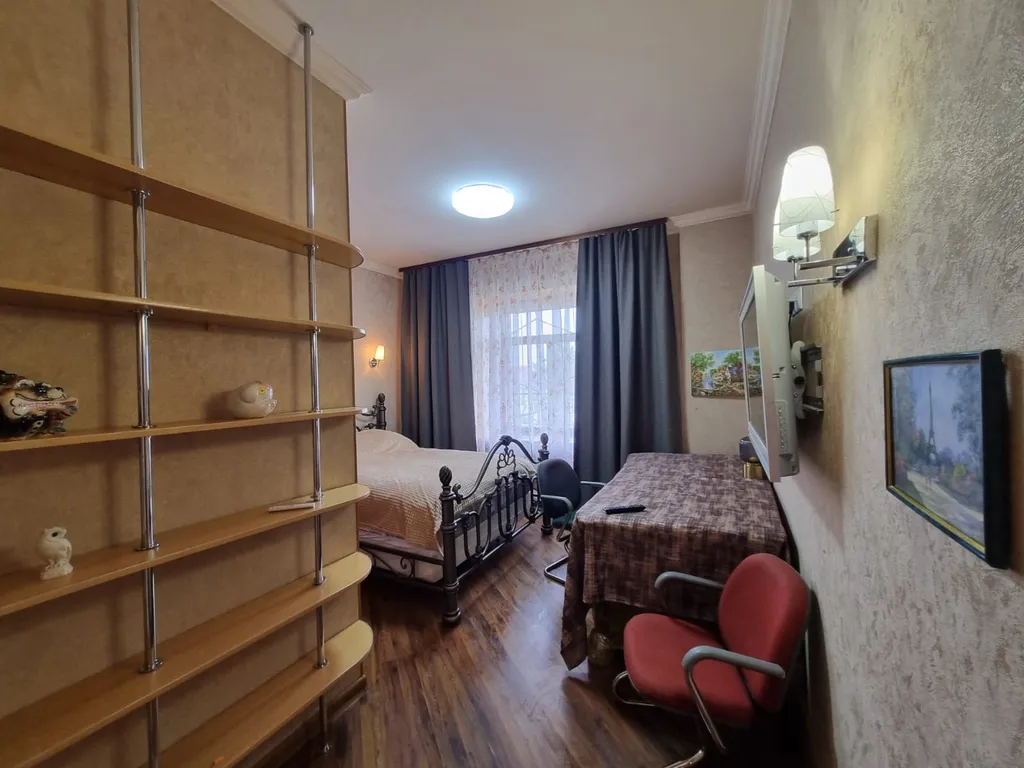 Прекрасная большая квартира в историческом центре грода