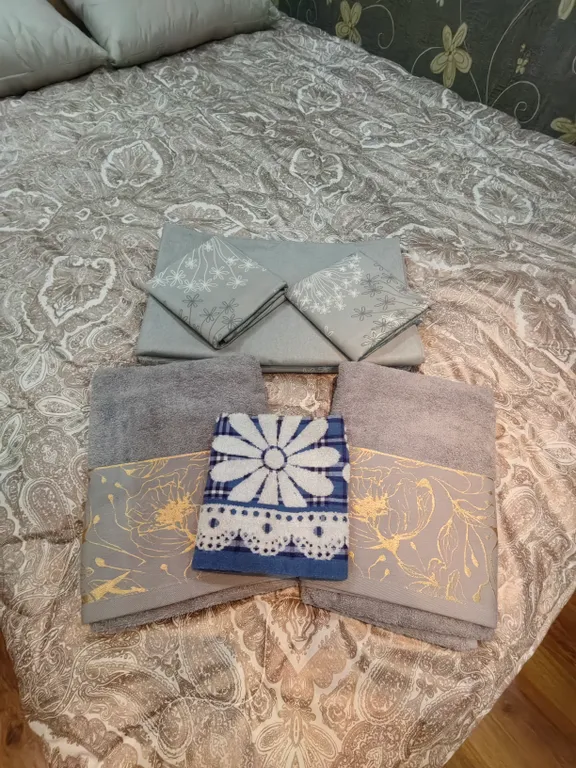 Квартира с отличным видом, душевой кабиной и балконом