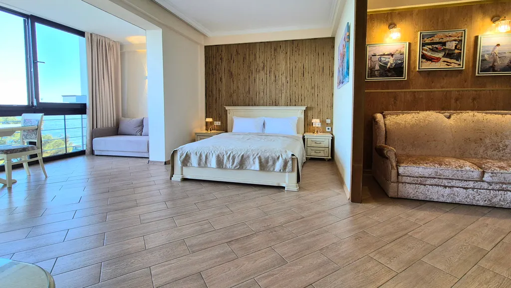 Супер-видовая квартира в Ливадии на берегу моря