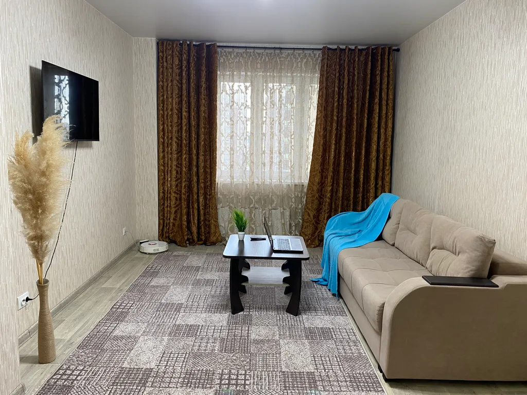 Квартира Квартира Уютная большая двухкомнатная Центральный район Кардиоцентр Планета — Красноярск