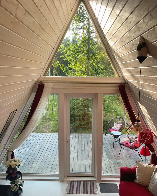 Коттедж Aframe домик рубин c ванной с видом на лес — Тосно