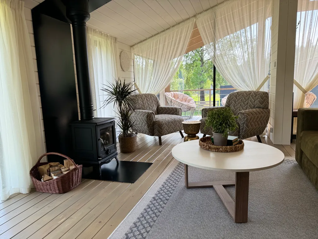 Уютный загородный дом в тишине