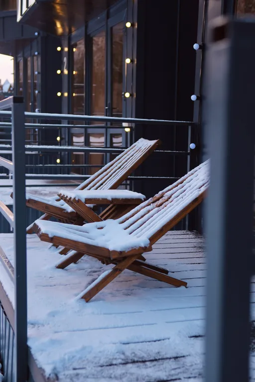 Двухэтажный дом с кухней