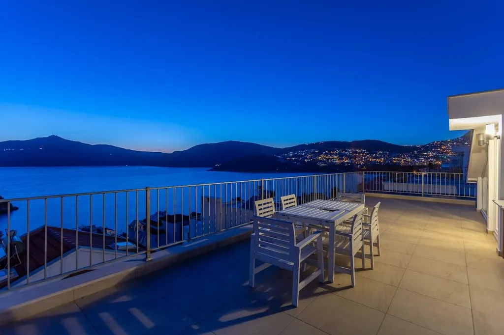 Вилла с видом на море